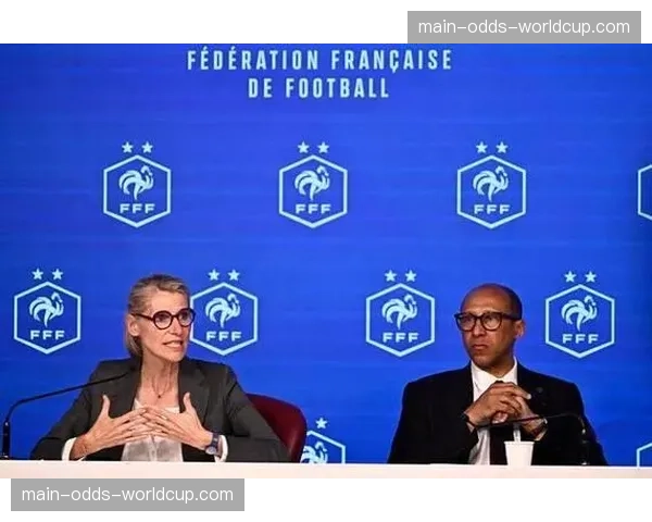 法国职业足球联盟与教育部合作,启动“足球进校园”新项目 法国职业足球联盟与教育部合作,启动“足球进校园”新项目